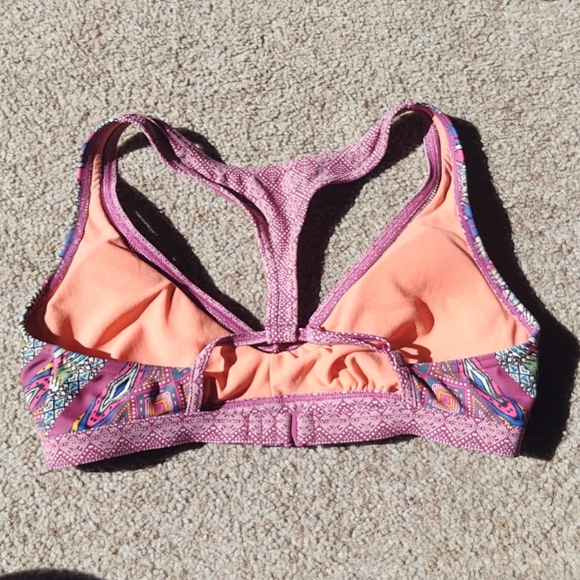🌈 3/$25 Prana Geometric print swim top - Picture 2 of 4